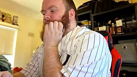 Snapshot of irishdaddy24 chatting on October 25, 3:34 pm twitter theirishman205 online show from October 25, 3:34 pm