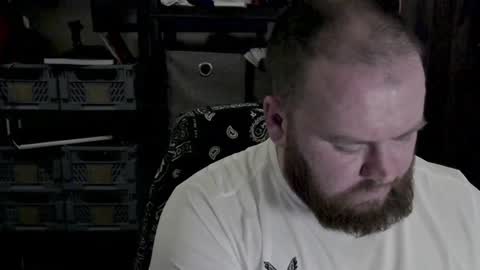 Snapshot of irishdaddy24 chatting on December 14, 4:08 pm twitter theirishman205 online show from December 14, 4:08 pm