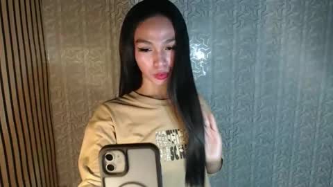 IRISH AND TRIXIE online show from April 18, 2:13 am