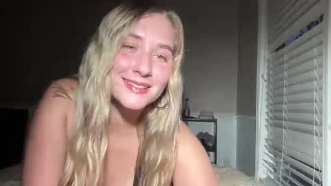 Irispink1 online show from August 2, 12:23 am