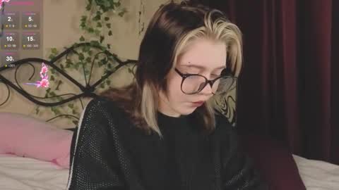 I am Cutie Iris3 online show from December 5, 9:41 am