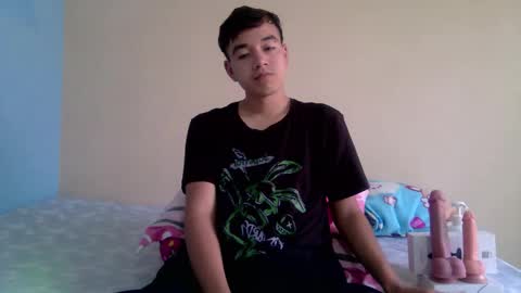 irondante01 online show from March 26, 12:43 pm