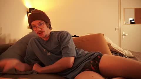 Sam online show from April 17, 7:38 pm