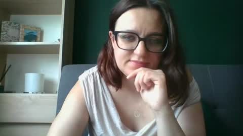 Paris online show from June 18, 5:35 am