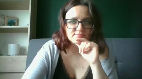 Paris online show from June 15, 5:32 am