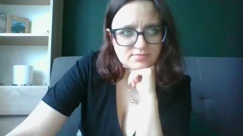Paris online show from June 16, 5:33 am