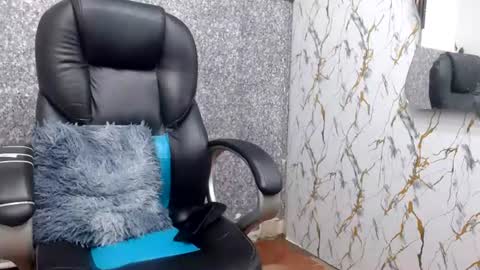 isa_x18 online show from July 25, 4:38 pm
