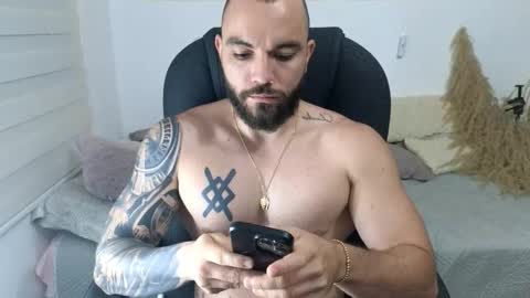 Isaac carter online show from December 18, 11:27 am