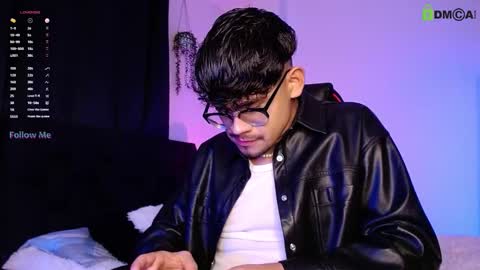 Snapshot of isaac_saenz chatting on October 16, 12:54 am Isaac Saenz. online show from October 16, 12:54 am