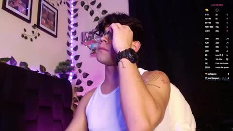 Snapshot of isaac_saenz chatting on February 21, 1:11 am Isaac Saenz. online show from February 21, 1:11 am