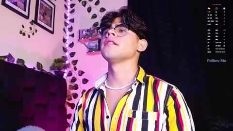 Snapshot of isaac_saenz chatting on March 3, 11:46 pm Isaac Saenz. online show from March 3, 11:46 pm