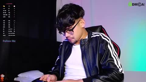 Snapshot of isaac_saenz chatting on October 21, 12:49 am Isaac Saenz. online show from October 21, 12:49 am