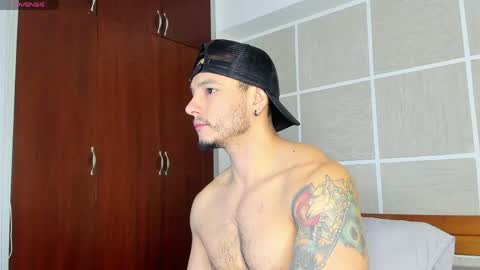 Isaac Surez online show from June 7, 1:38 pm