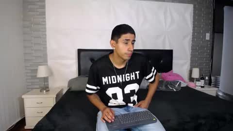 isaak_salomee online show from June 11, 12:36 pm