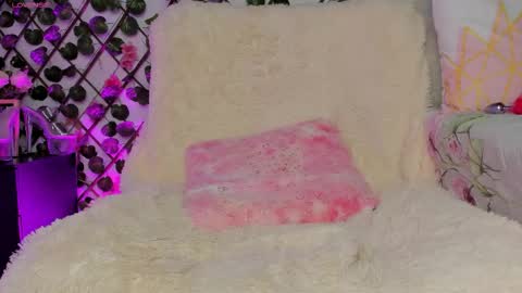 Snapshot of isabel_jamess chatting on October 1, 9:24 pm Isa online show from October 1, 9:24 pm