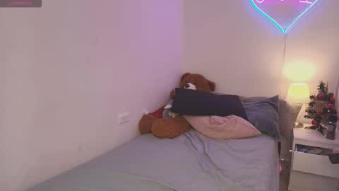 Isabel online show from December 19, 11:44 pm