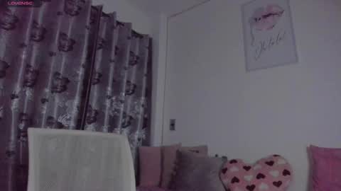 isabela duran online show from December 19, 1:23 am