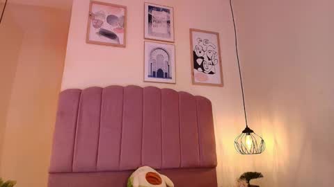 isabelgh_ online show from October 14, 3:20 am