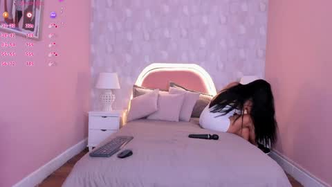 isabella__milf online show from May 6, 7:20 pm