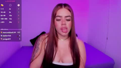 Snapshot of isabella_arias1 chatting on October 22, 9:01 am Isabella Arias online show from October 22, 9:01 am