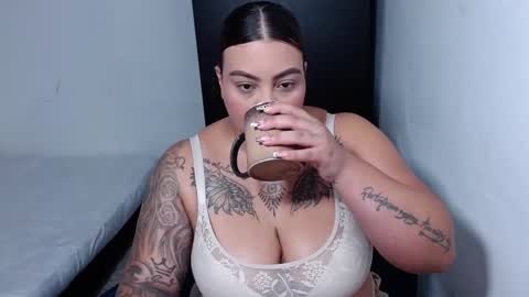  estefania online show from December 4, 9:42 am