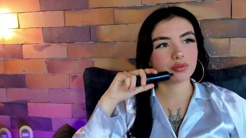 ISABELLA online show from April 21, 4:03 pm