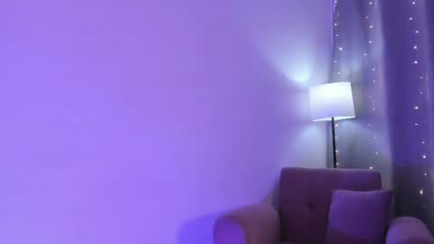 ISABELLA online show from August 2, 12:23 am