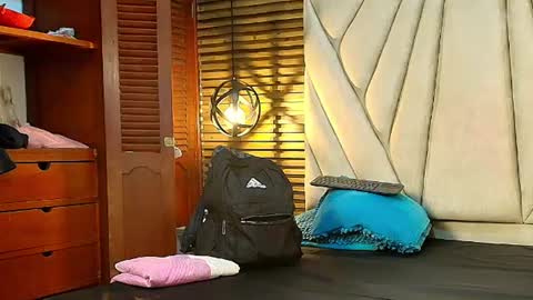 isabella_luxet online show from July 13, 12:09 pm