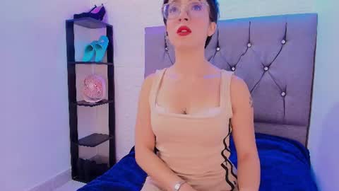 Isabella online show from June 15, 7:06 pm