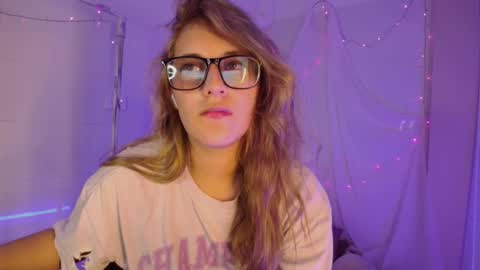 Isabella Rros online show from December 18, 2:18 am