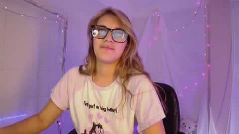 Isabella Rros online show from November 11, 3:14 pm