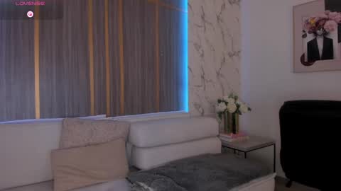 Isabella online show from June 4, 1:55 am
