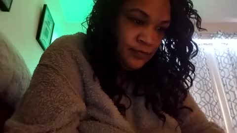 Isabella online show from December 7, 5:48 pm