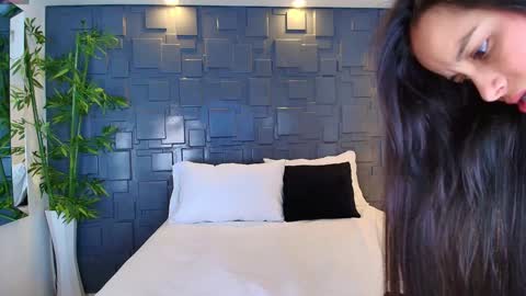 Isabella online show from December 5, 2:04 am
