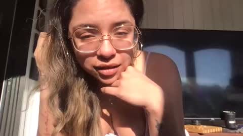 isabellaelizabeth online show from February 1, 9:01 pm