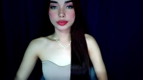 Isabelle online show from August 4, 2:13 pm