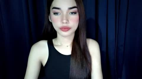 Isabelle online show from June 24, 5:09 pm