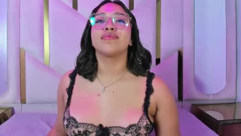isabellrodriguez18 online show from March 23, 8:30 am