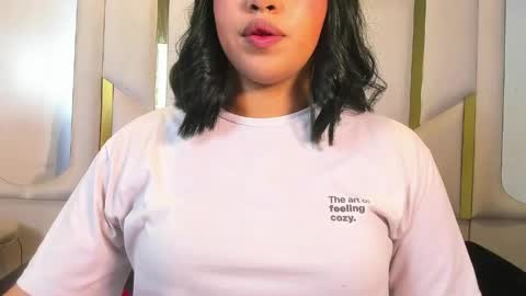 isabellrodriguez18 online show from June 10, 5:28 am