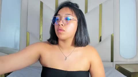 isabellrodriguez18 online show from November 19, 9:30 am