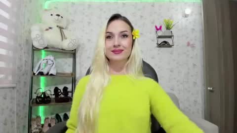 ISABELLA online show from April 8, 8:34 pm