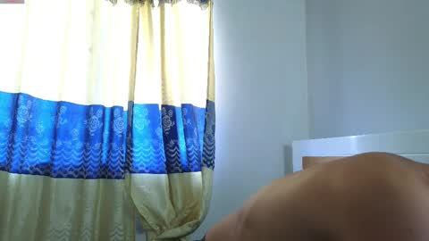 Snapshot of isaiashunt_ chatting on October 2, 11:31 am isais hunt online show from October 2, 11:31 am