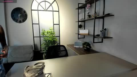 I S A  S AN D E R S  online show from October 29, 9:04 pm