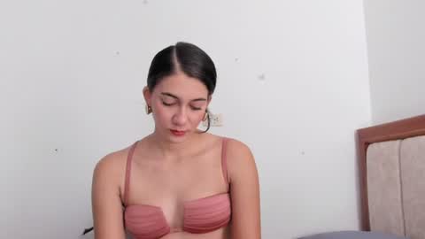 ishabellalopez online show from July 21, 5:20 am