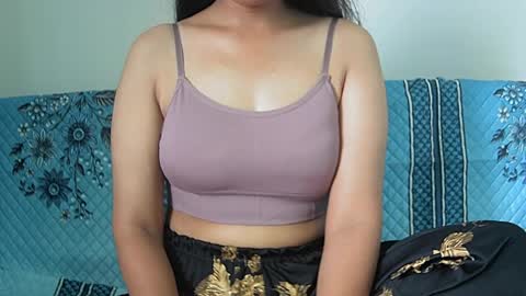 ishika_singh_ online show from June 25, 3:36 am