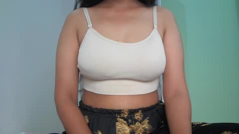 ishika_singh_ online show from July 2, 3:23 am