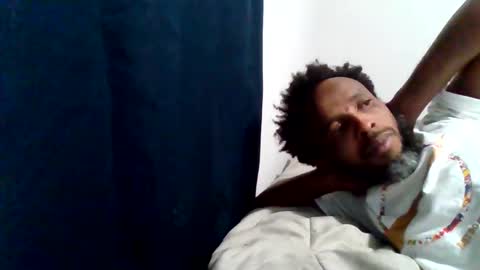 islandmaker online show from February 12, 6:50 am