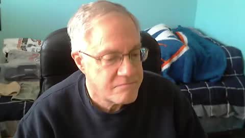 islesman22 online show from March 8, 8:14 pm