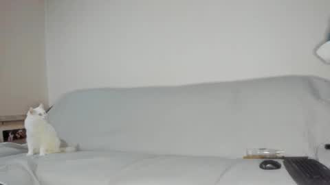 Issabelle online show from September 24, 6:20 am