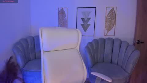 issi_loren online show from June 5, 12:32 pm